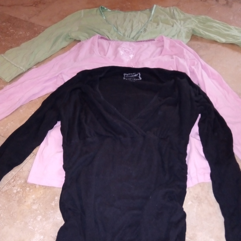 3 sets of maternity clothese tops. Size M